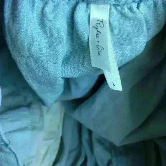 Rylee + Cru Jean Skirt Size Large. - Picture 3 of 4